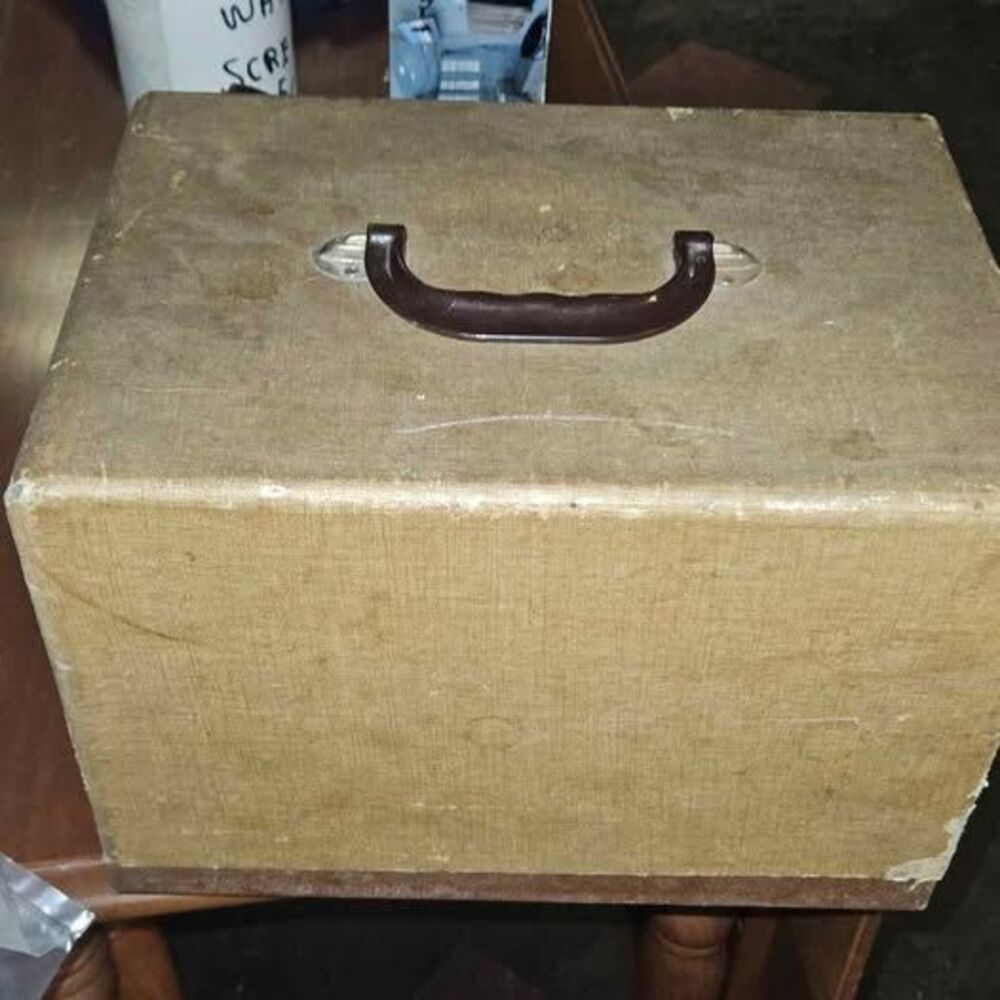 Vintage SVE Slide Projector with Airequipt Remote Changer